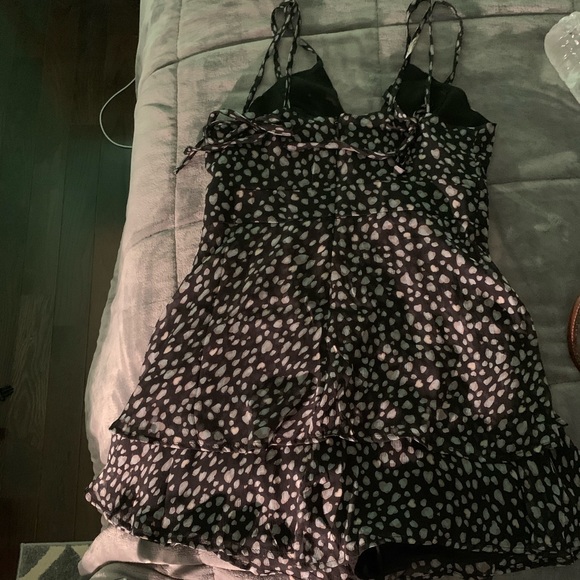 Navy Leopard romper - Picture 2 of 4